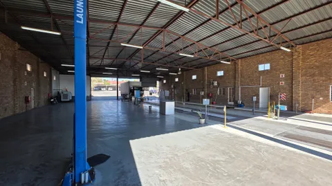 277 Southern Klipriviersberg Rd has a 750m² Warehouse Available For Sale in  Moffat View (7)
